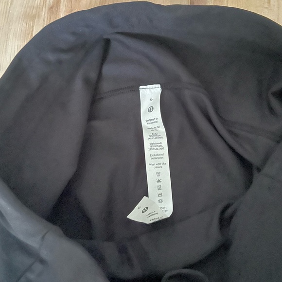 Lululemon SenseKnit Running HR Short 10. Brooks Method 8. Nike Epic Luxe. - Picture 11 of 11